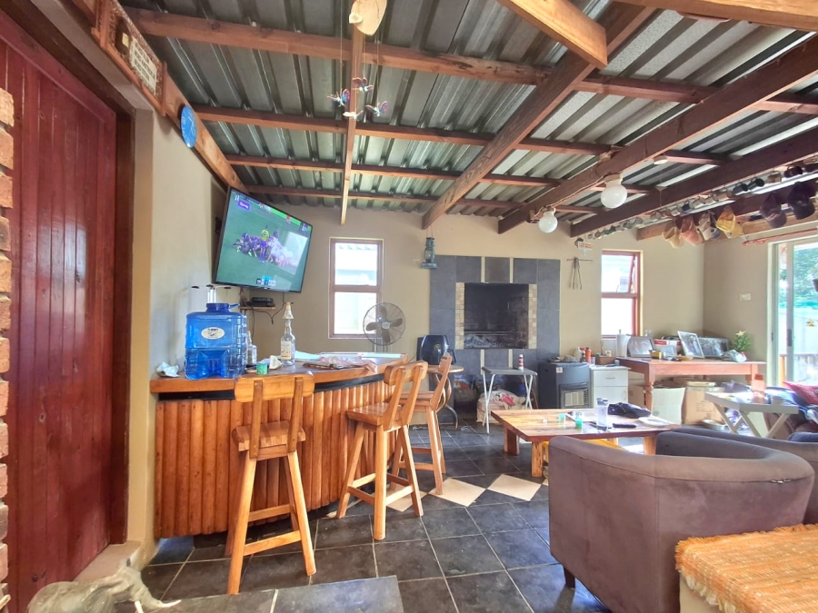 4 Bedroom Property for Sale in Summerpride Eastern Cape